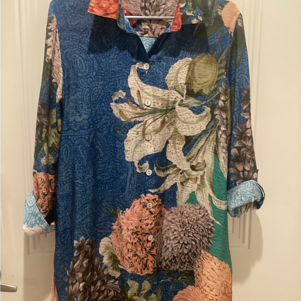 John Mark Blue Floral Button-Up Tunic  brand new